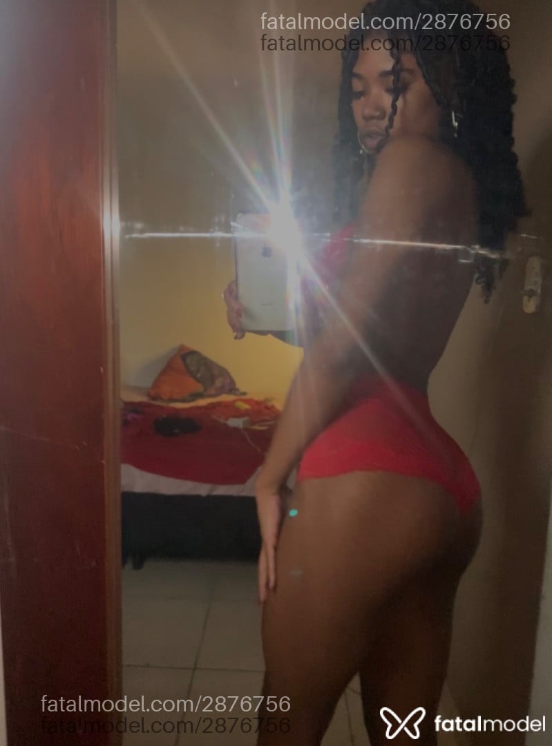 Acompanhante mulher morena (o) de olhos pretos - Godoy