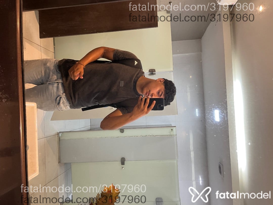 Acompanhante homem morena (o) de olhos pretos - Gustavo Acompanhante homem morena (o) de olhos pretos - Gustavo