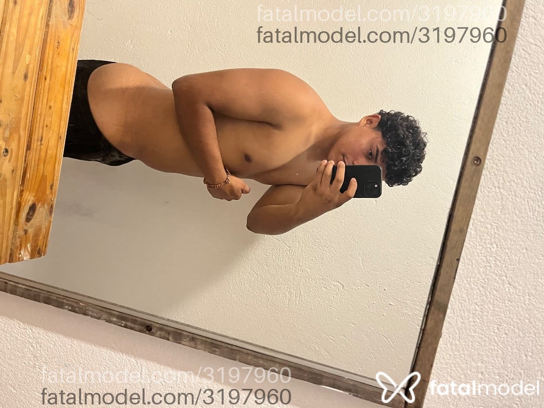 Acompanhante homem morena (o) de olhos pretos - Gustavo Acompanhante homem morena (o) de olhos pretos - Gustavo