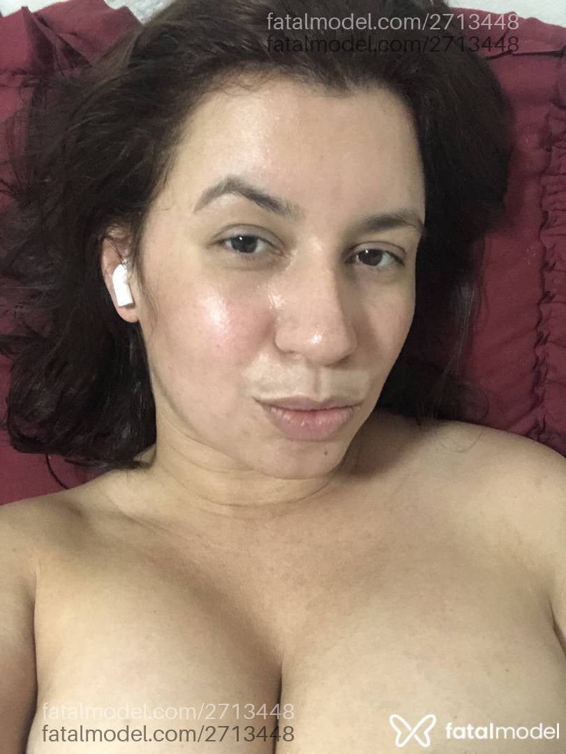 Acompanhante mulher com cabelo castanho de olhos pretos em Lins Acompanhante mulher com cabelo castanho de olhos pretos em Lins - Alana