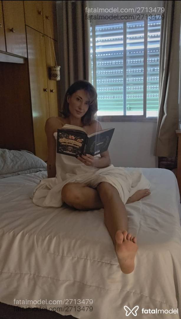 Acompanhante mulher com cabelo castanho de olhos castanhos em Virtual Acompanhante mulher com cabelo castanho de olhos castanhos em Virtual - Deb Bellavita