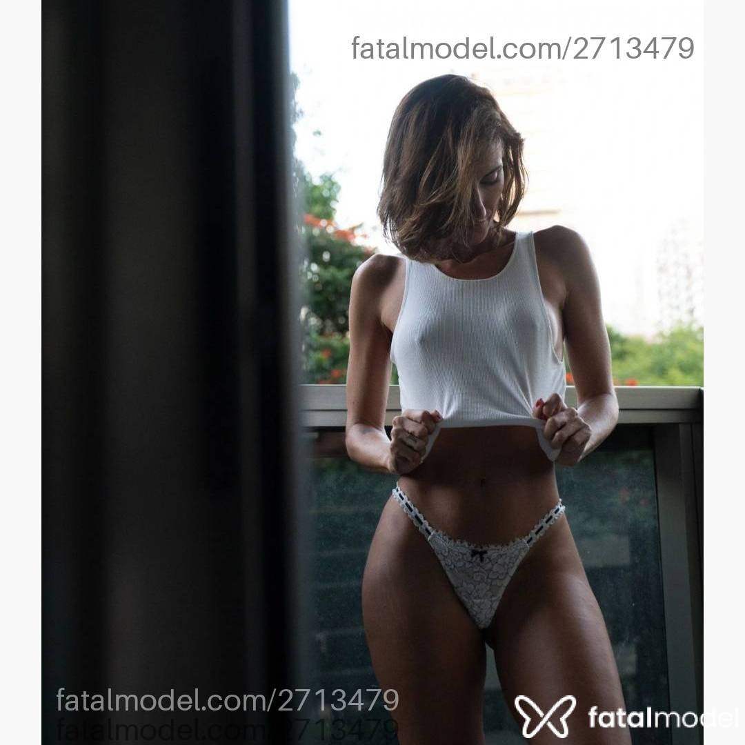 Acompanhante mulher com cabelo castanho de olhos castanhos em Virtual - Deb Bellavita