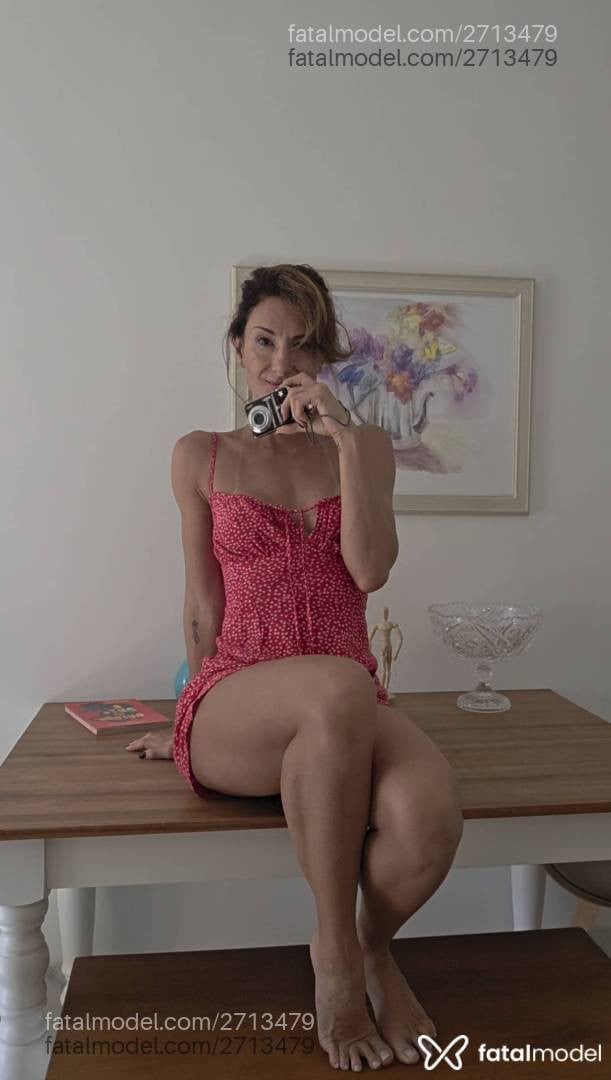 Acompanhante mulher com cabelo castanho de olhos castanhos em Virtual Acompanhante mulher com cabelo castanho de olhos castanhos em Virtual - Deb Bellavita