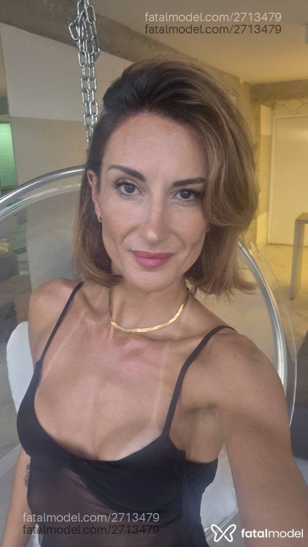 Acompanhante mulher com cabelo castanho de olhos castanhos em Virtual - Deb Bellavita