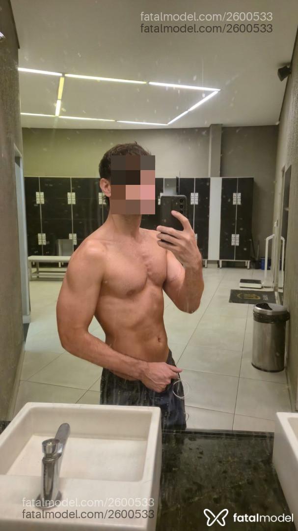 Acompanhante homem com cabelo castanho de olhos castanhos em São Paulo Acompanhante homem com cabelo castanho de olhos castanhos em São Paulo - Dom Bruno