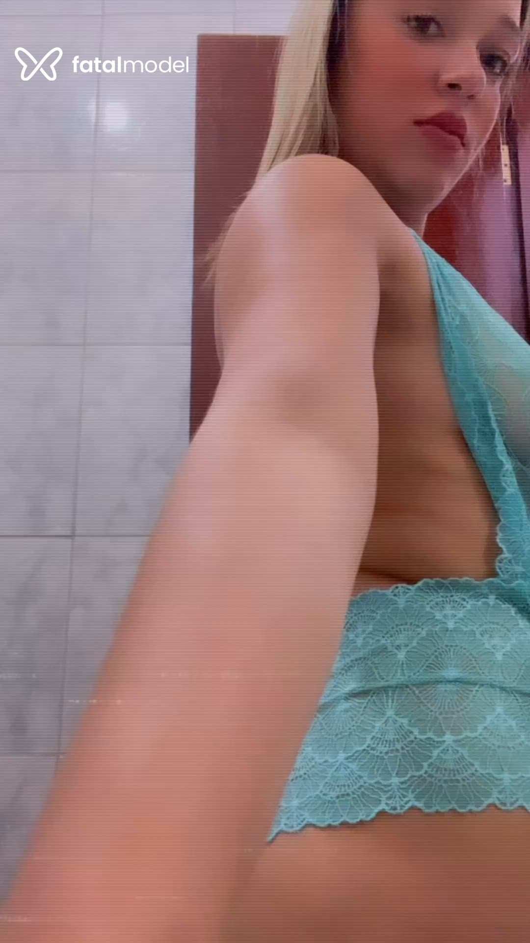 Acompanhante mulher loira (o) de olhos verdes - Lília Fox