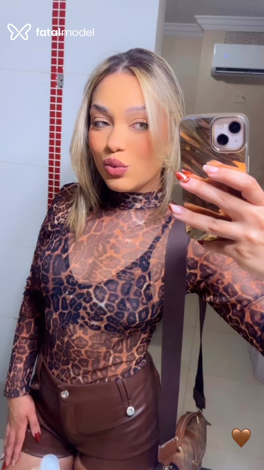 Acompanhante mulher loira (o) de olhos verdes - Lília Fox