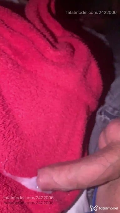 Acompanhante homem com cabelo castanho de olhos pretos - Augusto Acompanhante homem com cabelo castanho de olhos pretos - Augusto