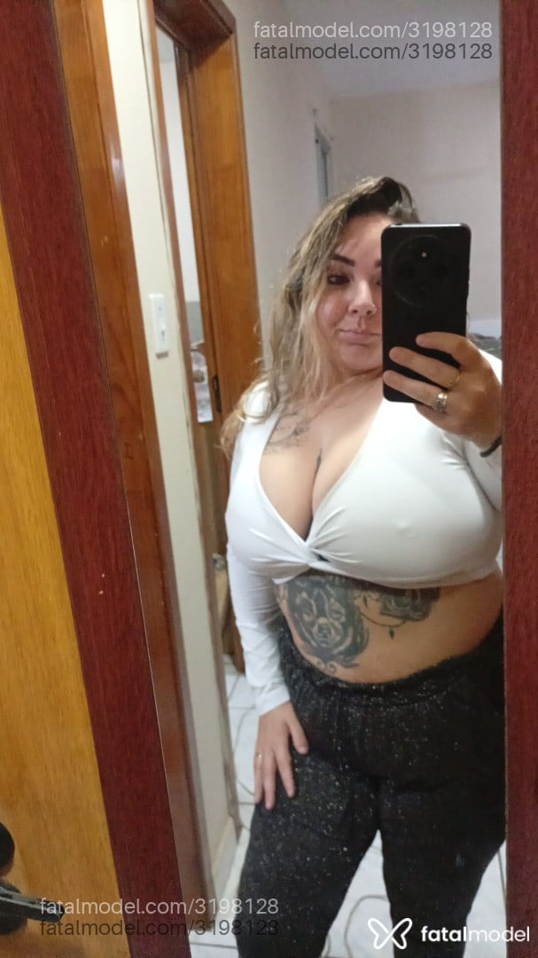 Acompanhante mulher loira (o) de olhos mel em Novo Hamburgo - Beatriz