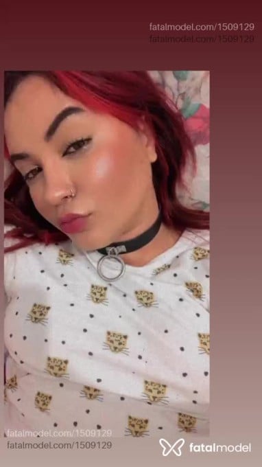 Acompanhante mulher com cabelo colorido de olhos castanhos em Guanambi - Kamillas House