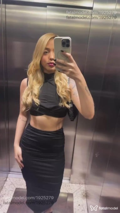 Acompanhante mulher loira (o) de olhos verdes - Bruna Acompanhante mulher loira (o) de olhos verdes - Bruna