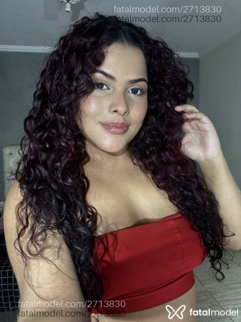 Acompanhante mulher ruiva (o) de olhos pretos - Sophi