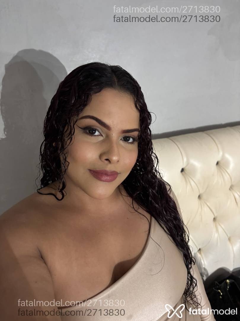 Acompanhante mulher ruiva (o) de olhos pretos - Sophi