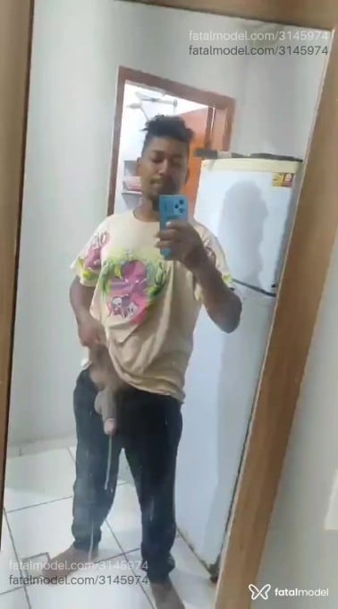 Acompanhante homem morena (o) de olhos pretos em São Paulo - Moto Moto