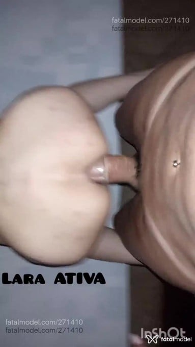 Acompanhante mulher trans com cabelo castanho de olhos mel em Porto Alegre - Lara completíssima