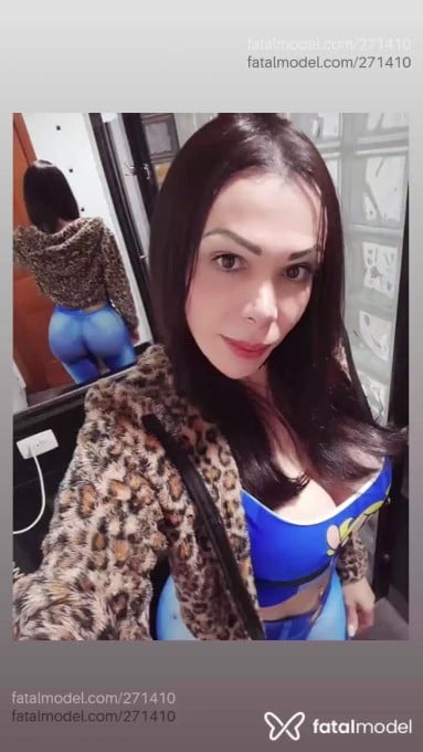 Acompanhante mulher trans com cabelo castanho de olhos mel em Porto Alegre - Lara completíssima