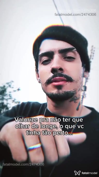 Acompanhante homem com cabelo castanho de olhos castanhos em Curitiba Acompanhante homem com cabelo castanho de olhos castanhos em Curitiba - Casthiel