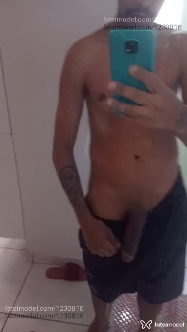 Acompanhante homem morena (o) de olhos pretos em Umuarama Acompanhante homem morena (o) de olhos pretos em Umuarama - Mamba negra