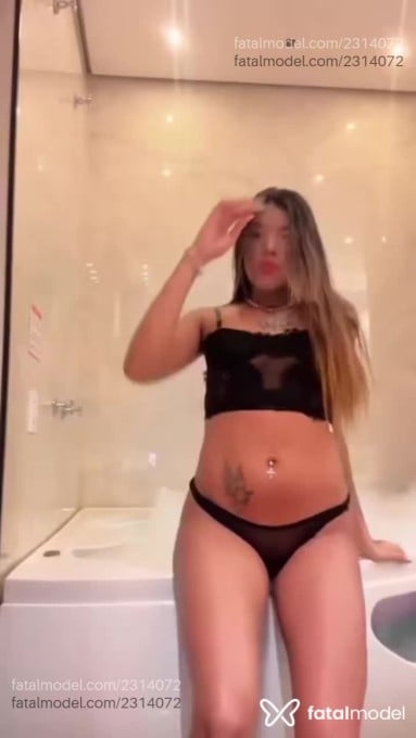 Acompanhante mulher com cabelo castanho de olhos pretos em Palmas - Isabelly
