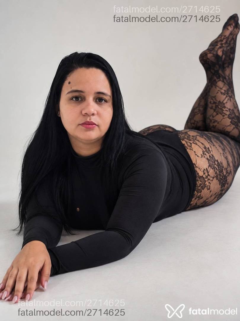 Acompanhante mulher morena (o) de olhos castanhos - Nicole Peixotto