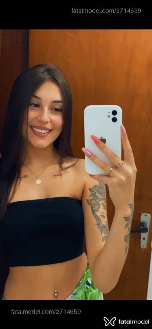 Acompanhante mulher com cabelo castanho de olhos castanhos em Sapezal - ágata Meireles