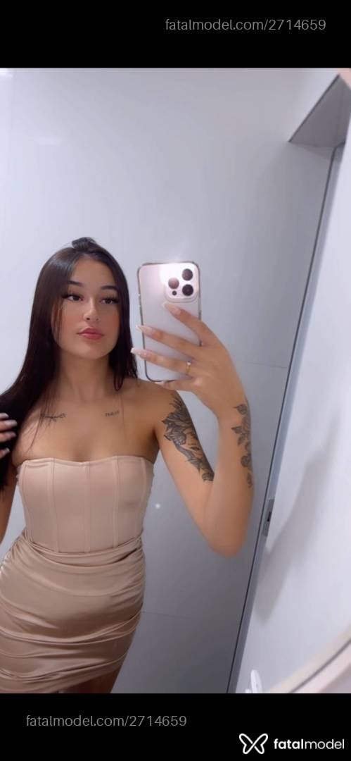 Acompanhante mulher com cabelo castanho de olhos castanhos em Sapezal - ágata Meireles