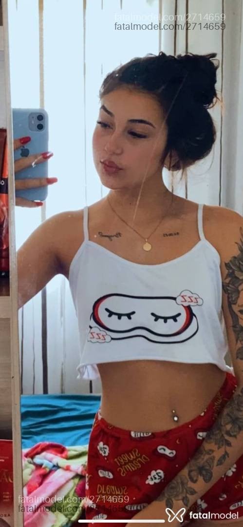 Acompanhante mulher com cabelo castanho de olhos castanhos em Sapezal - ágata Meireles