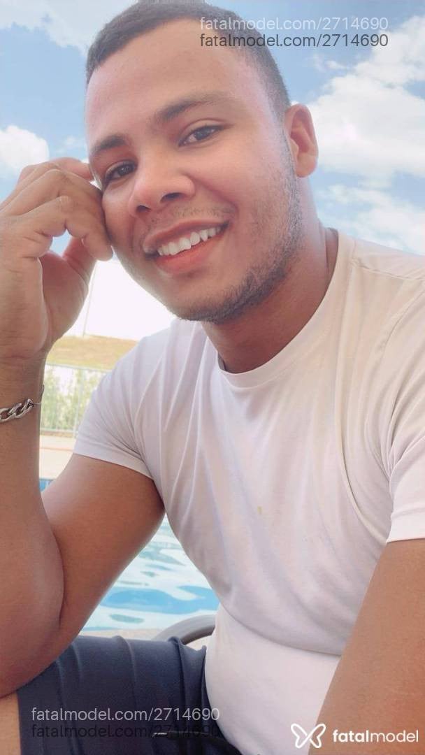 Acompanhante homem morena (o) de olhos castanhos - Edy Edy Acompanhante homem morena (o) de olhos castanhos - Edy Edy