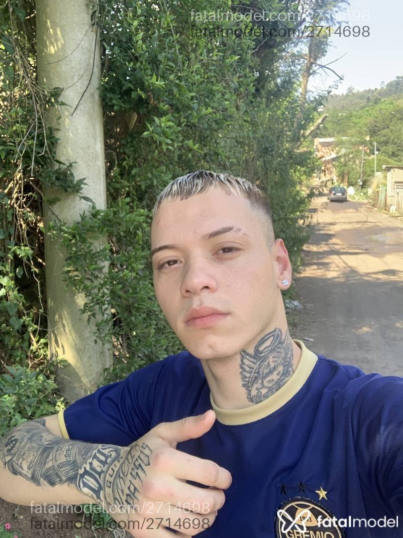 Acompanhante homem com cabelo castanho de olhos castanhos - Gabriel Nunes