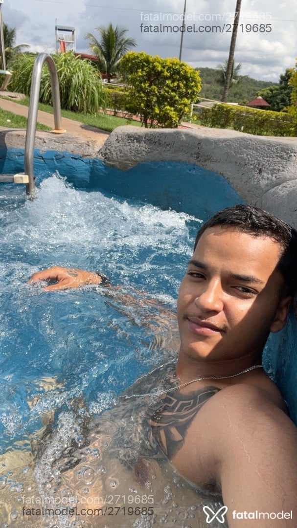 Acompanhante homem com cabelo castanho de olhos castanhos em Querência - Gabriel