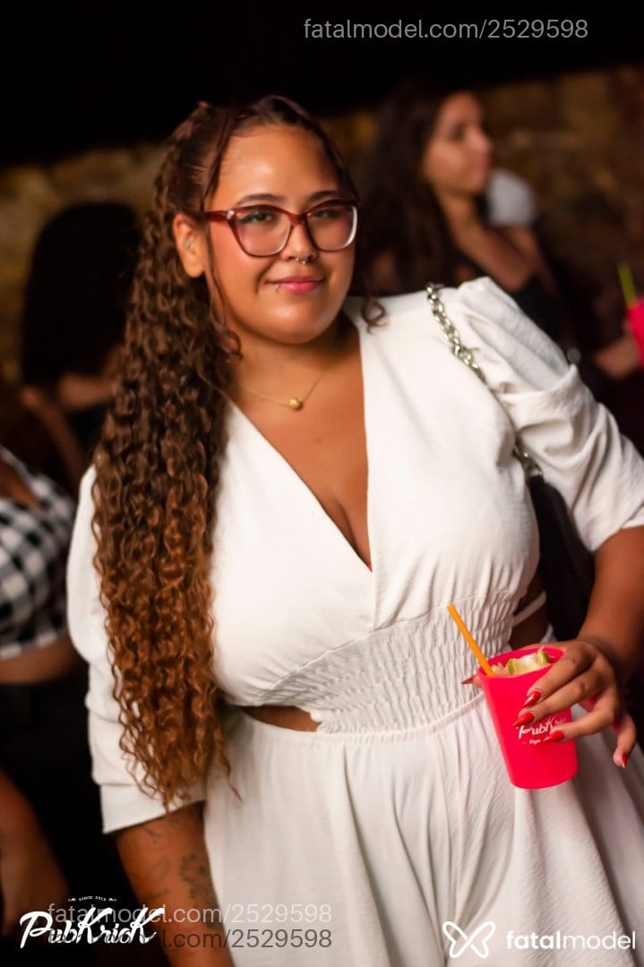 Acompanhante mulher morena (o) de olhos castanhos em Rio de Janeiro - Lia Silvestre