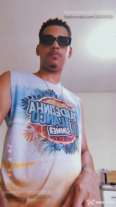 Acompanhante homem morena (o) de olhos pretos - Marcus