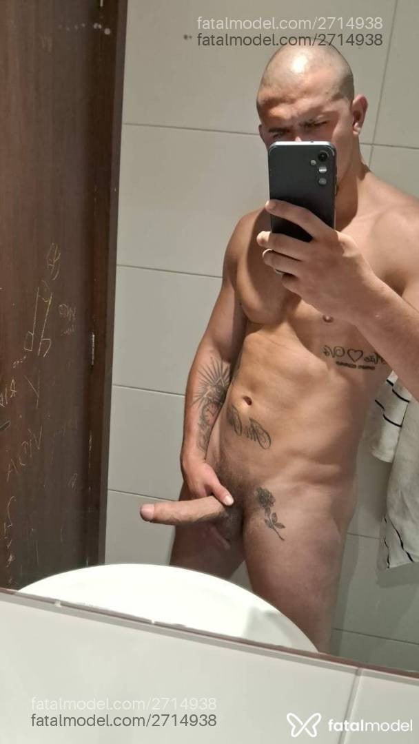 Acompanhante homem sem cabelo de olhos verdes em São Paulo Acompanhante homem sem cabelo de olhos verdes em São Paulo - Felipe