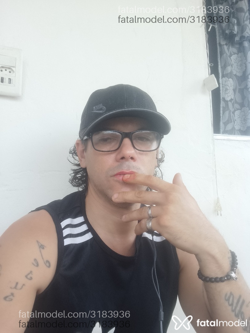Acompanhante homem com cabelo castanho de olhos castanhos em Cabo Frio - Gabriel Carlos