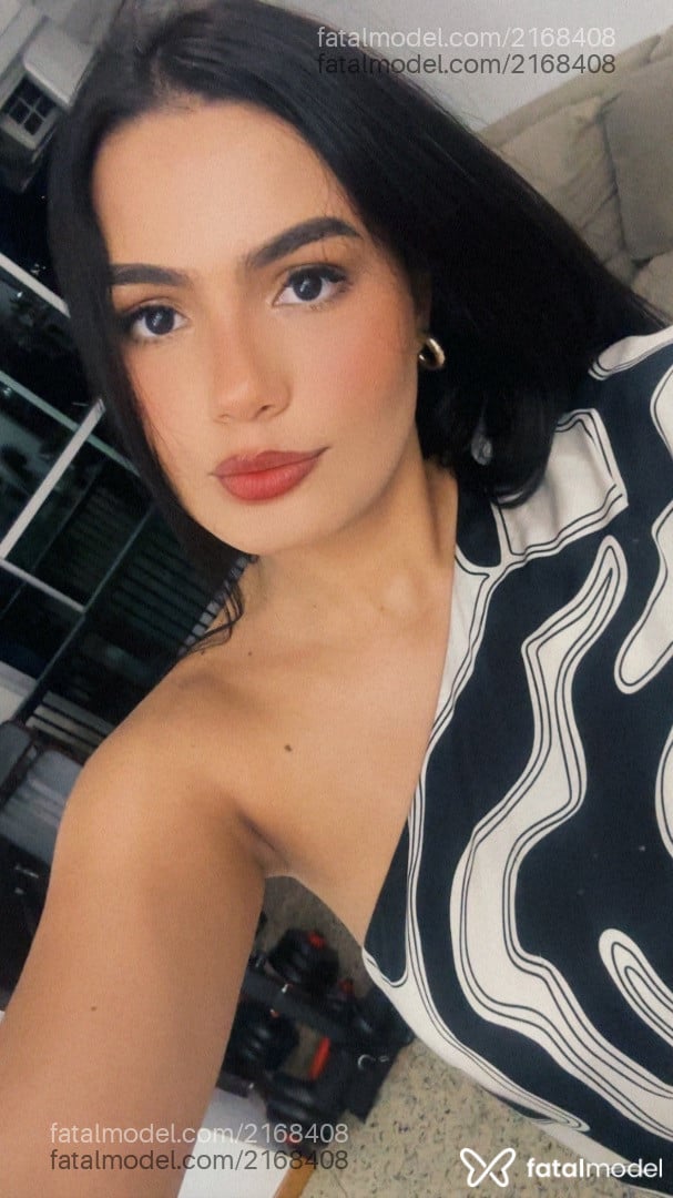 Acompanhante mulher com cabelo castanho de olhos castanhos em Curitiba - Fernanda