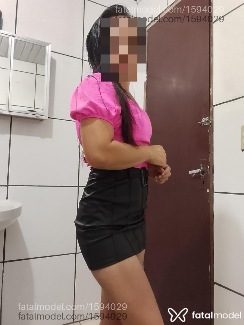 Acompanhante mulher com cabelo castanho de olhos castanhos em Santo Ângelo Acompanhante mulher com cabelo castanho de olhos castanhos em Santo Ângelo - Laura
