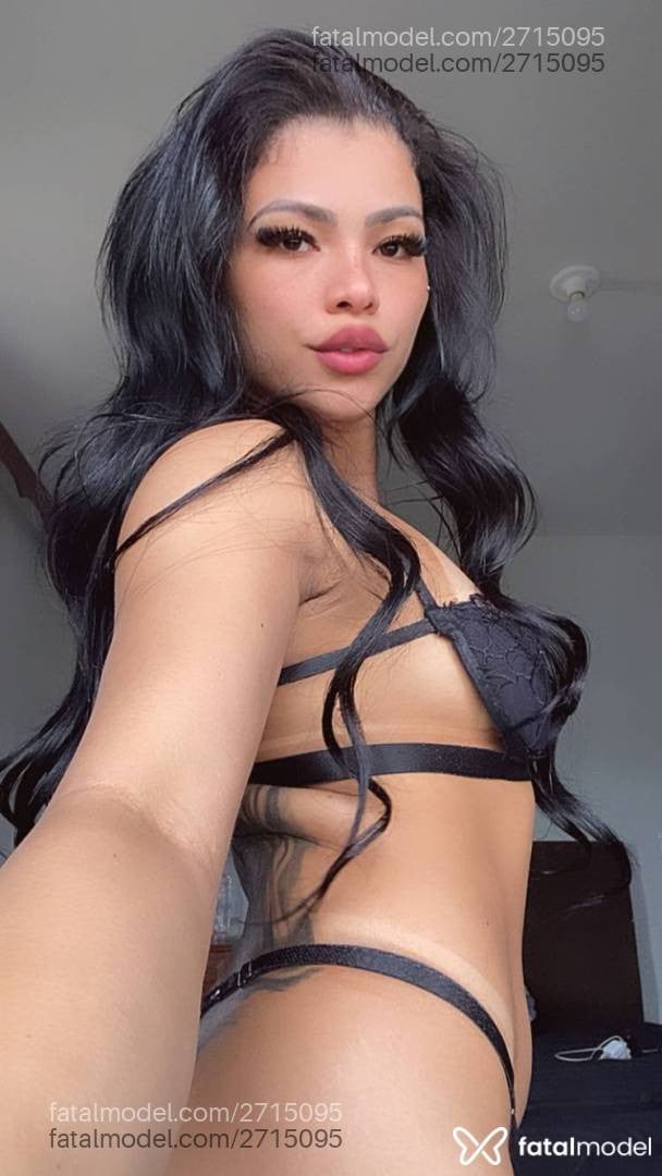 Acompanhante mulher morena (o) de olhos pretos - Hayira Sofia