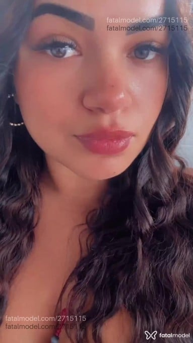 Acompanhante mulher morena (o) de olhos castanhos em Belo Horizonte - Camila Campos