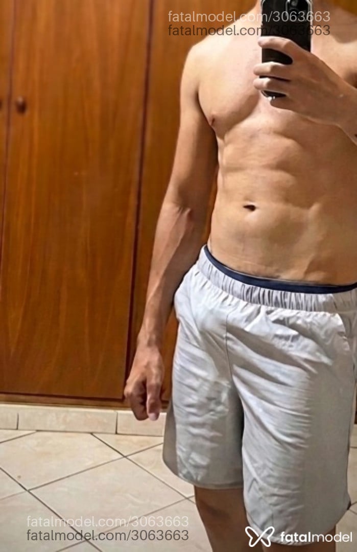 Acompanhante homem morena (o) de olhos castanhos em Ribeirão Preto - Victor