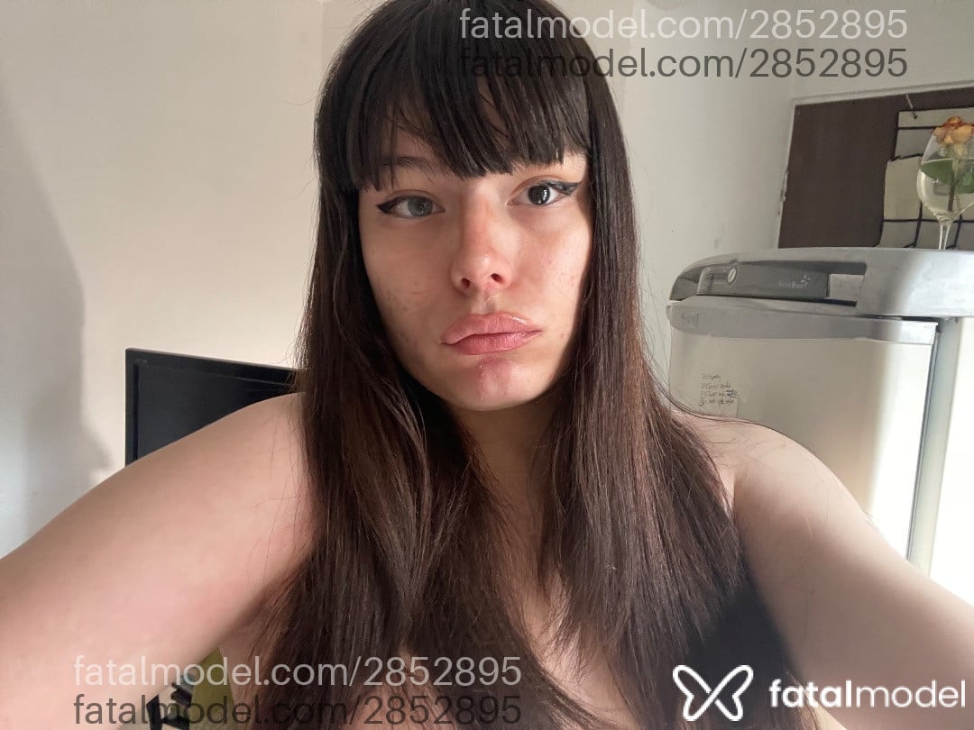 Acompanhante mulher trans com cabelo castanho de olhos pretos em Curitiba Acompanhante mulher trans com cabelo castanho de olhos pretos em Curitiba - Bunny