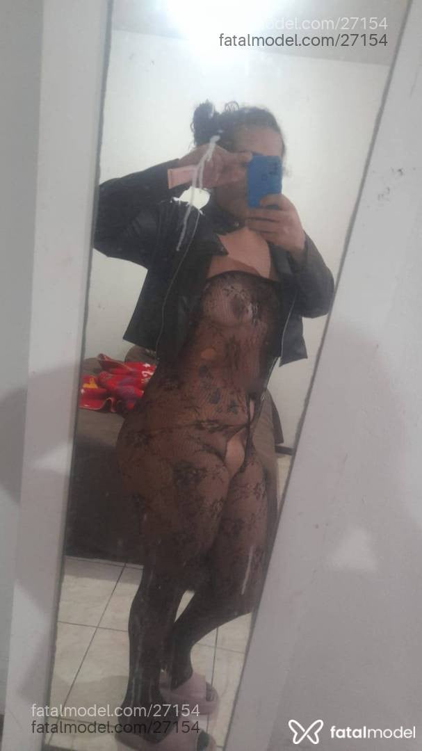 Acompanhante mulher trans morena (o) de olhos castanhos - Larissa Anaconda