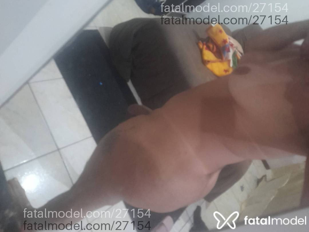 Acompanhante mulher trans morena (o) de olhos castanhos - Larissa Anaconda