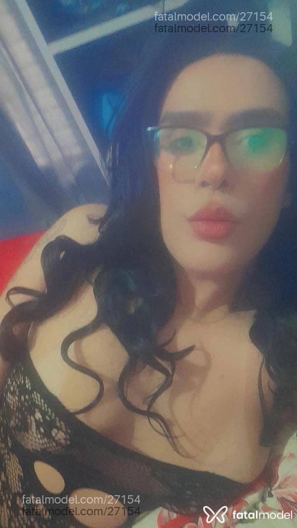 Acompanhante mulher trans morena (o) de olhos castanhos - Larissa Anaconda