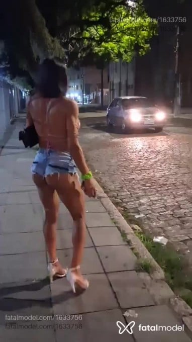 Acompanhante travesti morena (o) de olhos castanhos em Porto Alegre - Paullinha