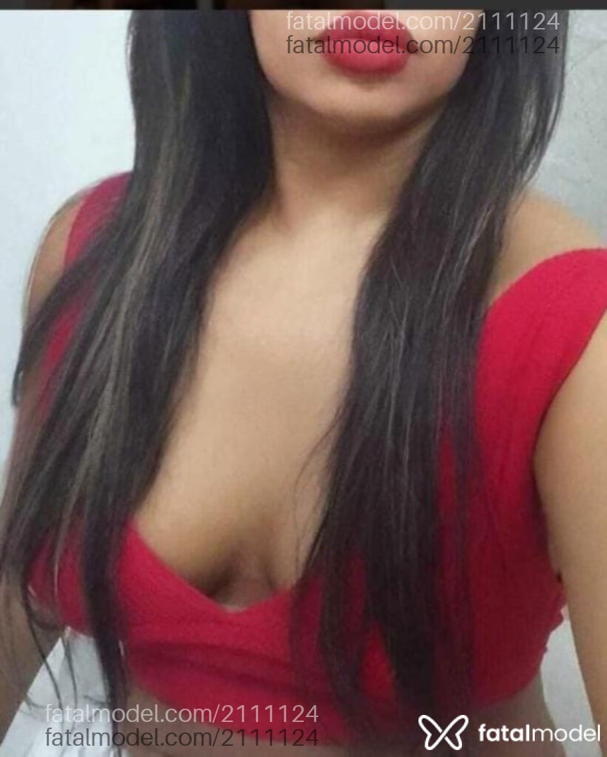 Acompanhante mulher com cabelo castanho de olhos verdes em Taboão da Serra - Alana lopes