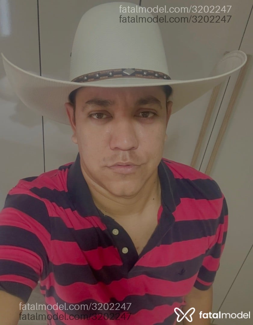 Acompanhante homem com cabelo castanho de olhos castanhos em Uberlândia - Anthony