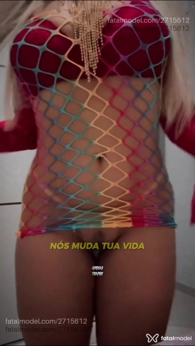 Acompanhante mulher loira (o) de olhos azuis em Luís Eduardo Magalhães - Bella Muller