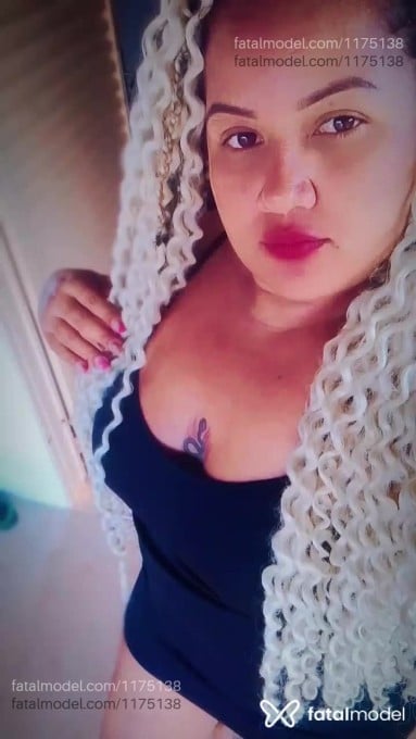 Acompanhante mulher loira (o) de olhos pretos em Campo Novo do Parecis - Micaelly