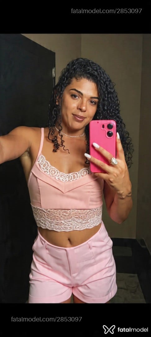 Acompanhante homem trans morena (o) de olhos castanhos em Pirapora Acompanhante homem trans morena (o) de olhos castanhos em Pirapora - Morena Flor
