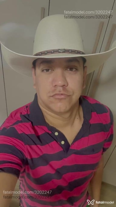 Acompanhante homem com cabelo castanho de olhos castanhos em Uberlândia - Anthony